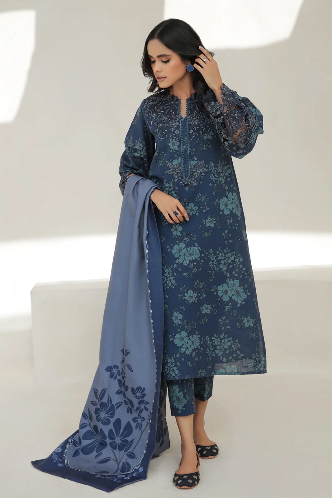 Baroque Dhanak Embroidered 3 Piece | BQ121
