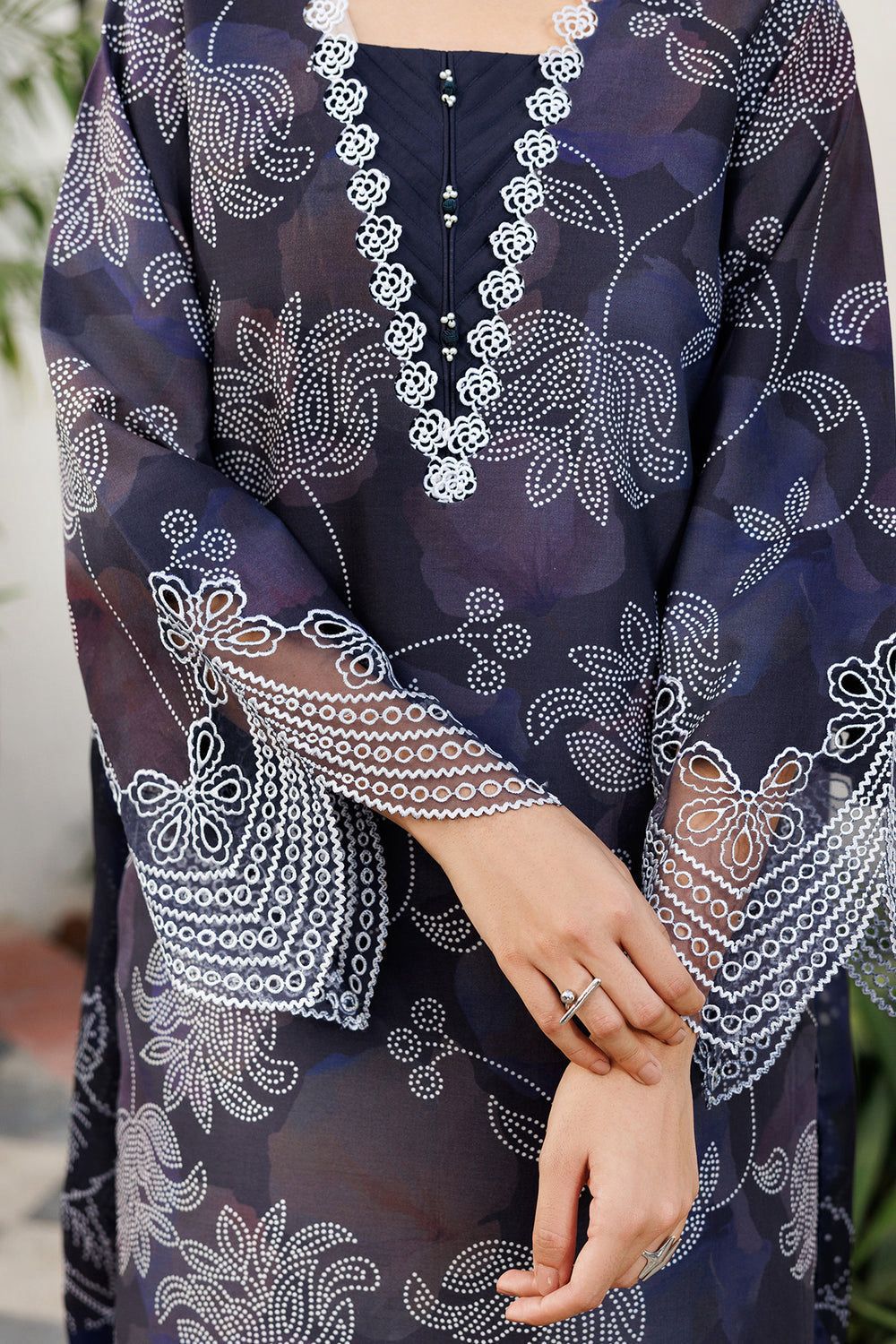 Baroque Khaddar Embroidered 3 Piece | BQ115