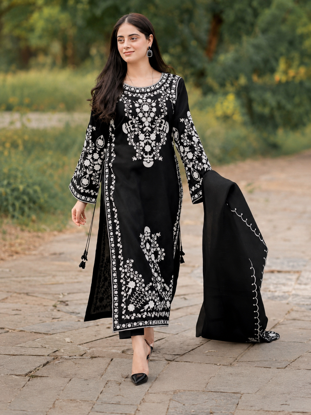Urge Lawn Embroidered 3 Piece | UG226