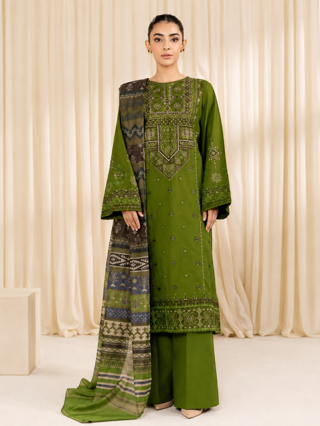 Urge Lawn Embroidered 3 Piece | UG233