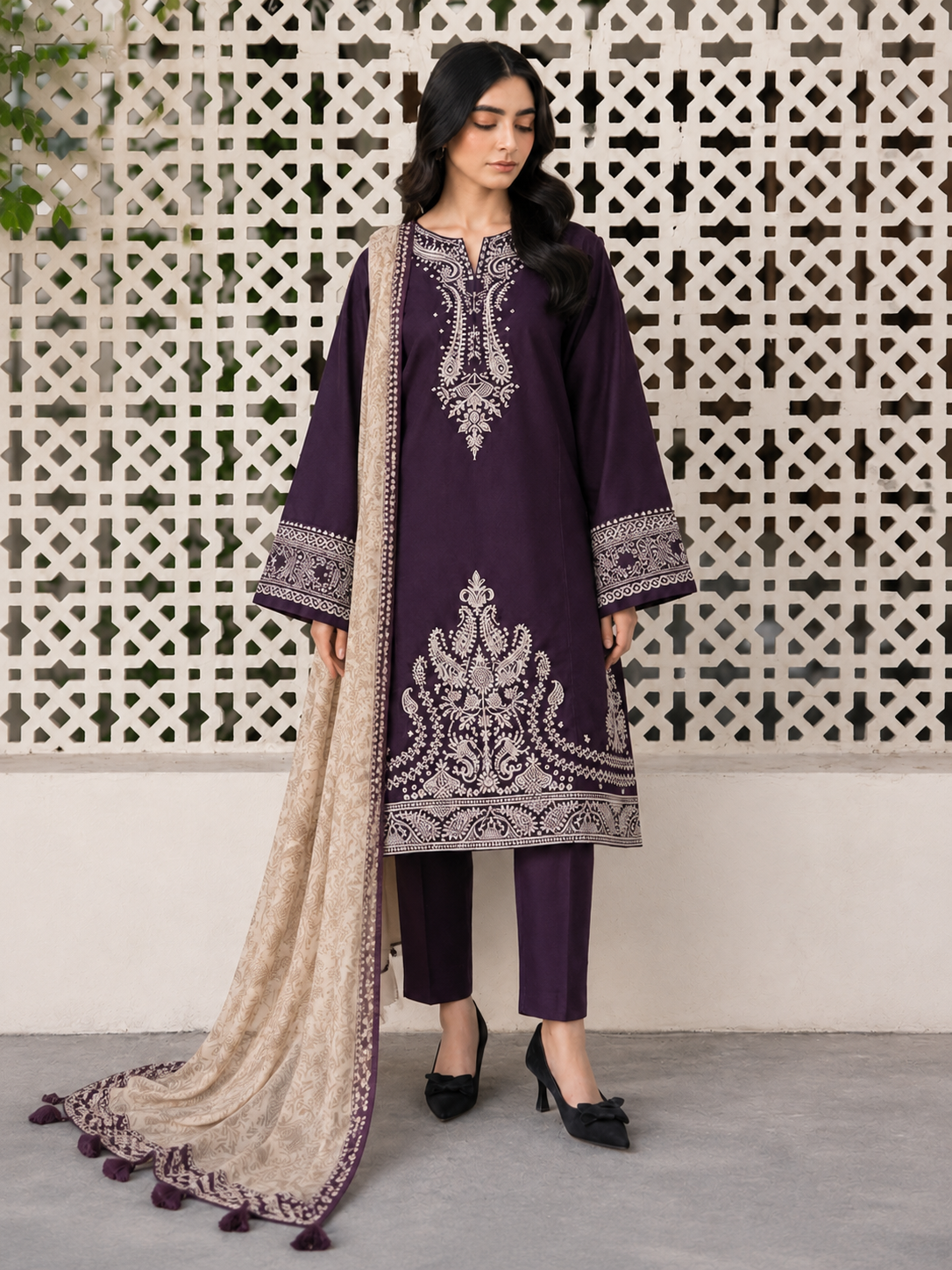 Urge Lawn Embroidered 3 Piece | UG229