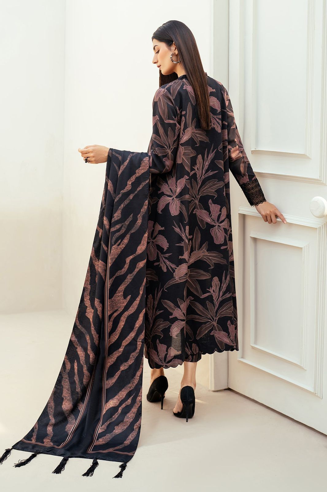 Baroque Lawn Embroidered 3 Piece | BQ115