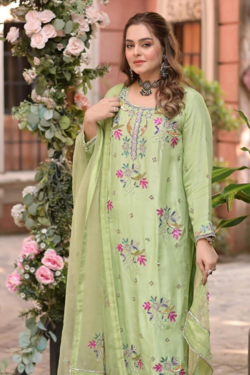 Aneela Lawn Embroidered 3 Piece | AN125
