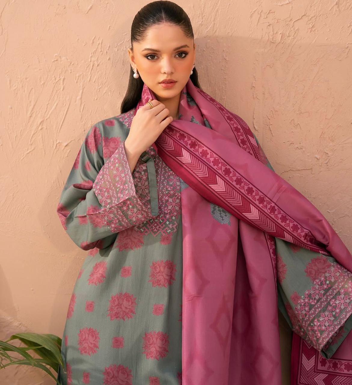 Amaya Lawn Embroidered 3 Piece | AA110