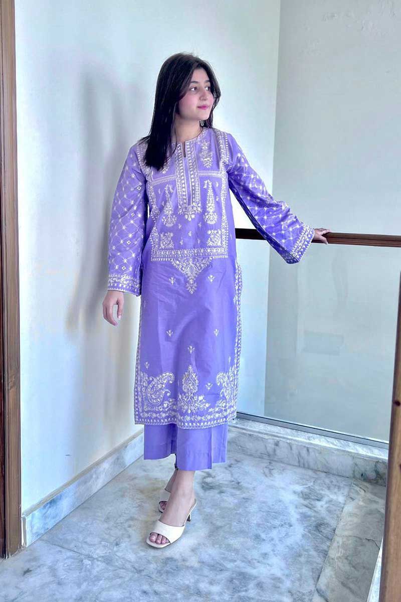 Umzay Lawn Embroidered 2 Piece | UY110