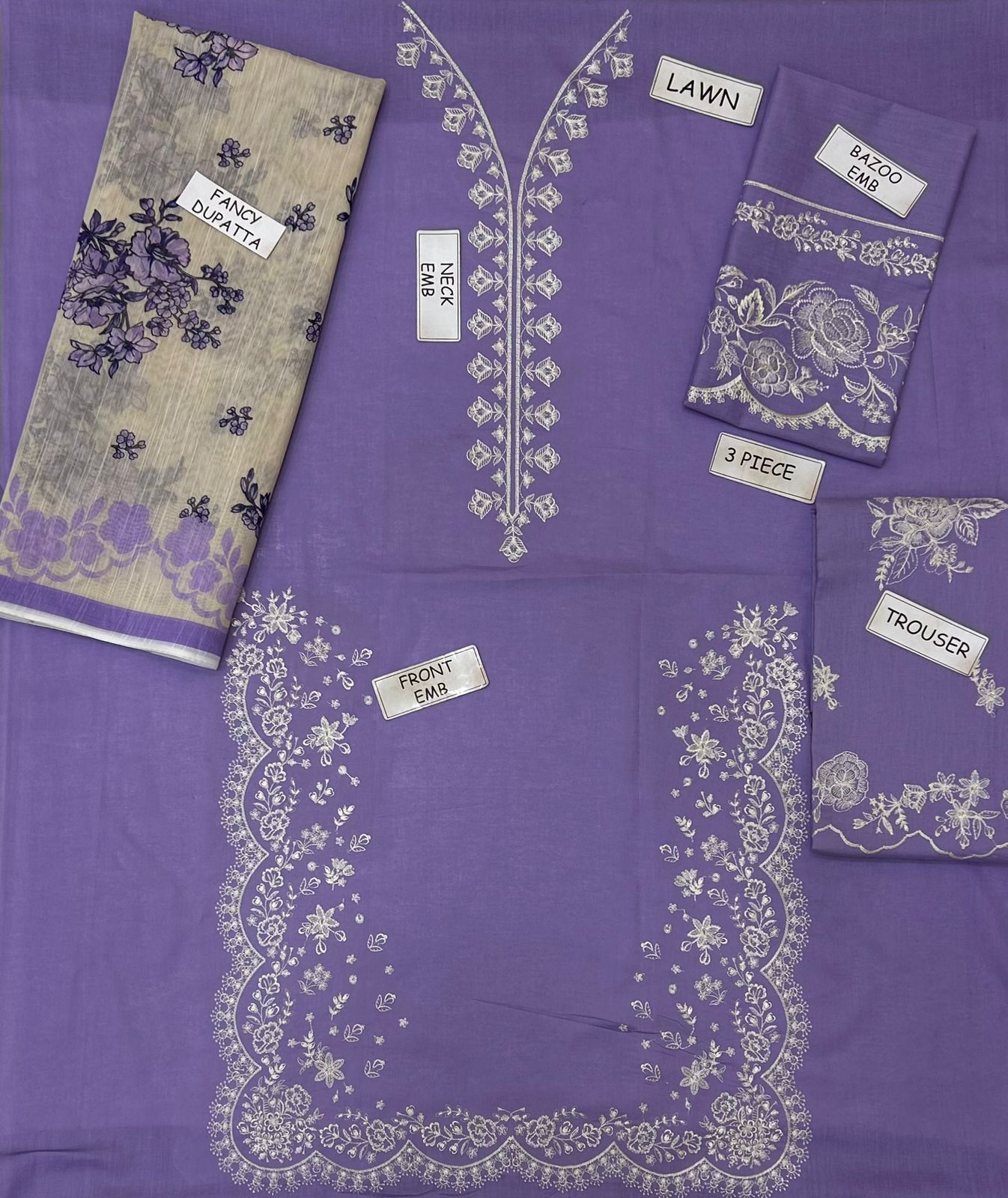 Aneela Lawn Embroidered 3 Piece | AN135