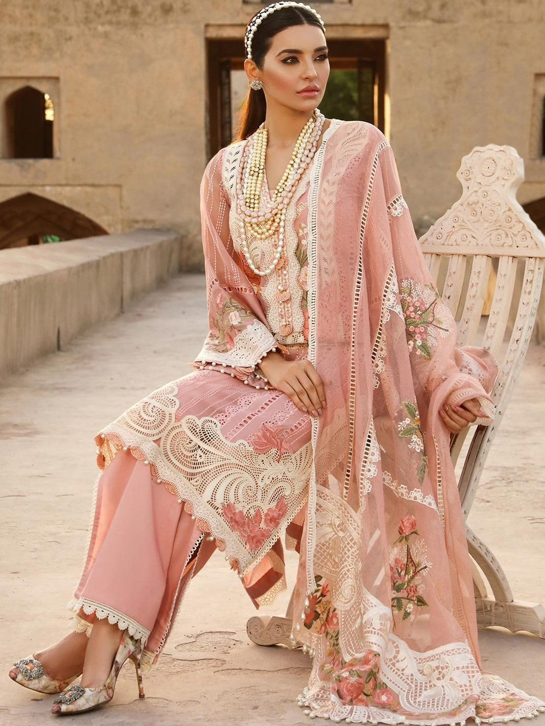 Crimson Lawn Embroidered 3 Piece | CR116