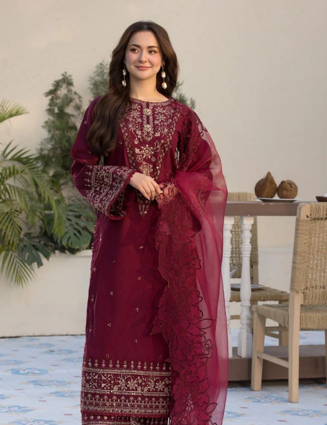 Qalamkar Dhanak Embroidered 3 Piece | QR100